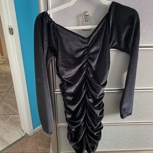 Ruched Sweetheart Neck Velvet Bodycon Dress